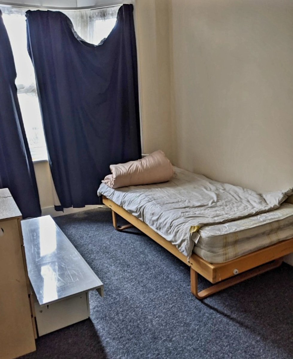 ccwild79's tweet image. This is a bedsit for young people transitioning out of care at 18. What you can’t see—or hear—is the pounding music from other rooms, the adults drinking and taking drugs, the constant stream of strangers drifting in and out.

Fear doesn’t even begin to cover it.

I was 16 when I…