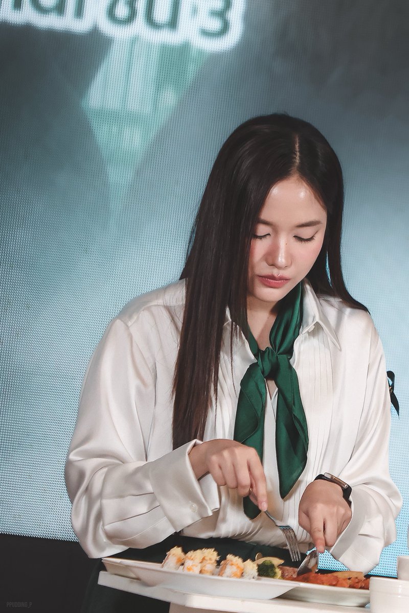 ppudding_p's tweet image. dinner time 🍱🍹