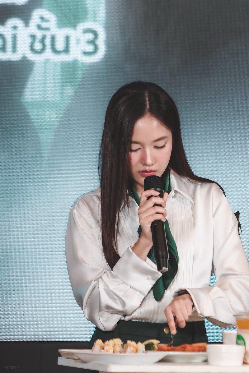 ppudding_p's tweet image. dinner time 🍱🍹