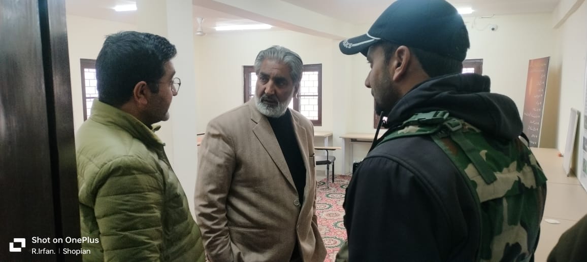 jkb_rseti's tweet photo. Today Worthy MLA Shopian visited RSETI with Mission Shakti Dist. Coordinator for Skill Development Trainings to be provided to Unemployed youth. @Informationspn @nar_rudseti @nar_rudseti @NacerBlr @RSETIMoRD @NIRDPR_India @JandKBank @shishrgupta @Shewspn @adv_kullay @acvnar https://t.co/1R5DWeppkz