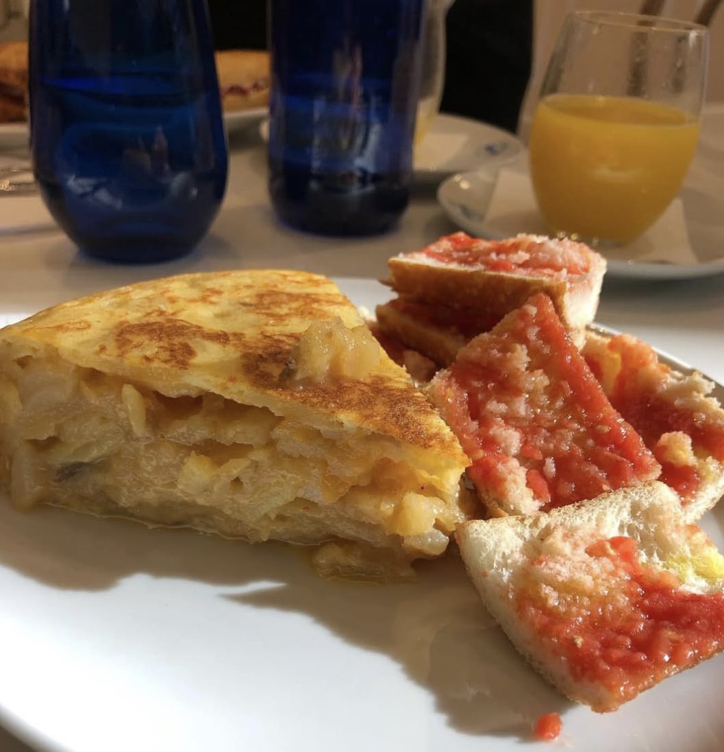 GoddessAmbar9's tweet image. Paga mi desayuno 👑💸 #Findom #QueenVibes #PayMe #FinancialDomination