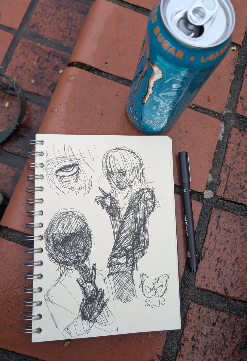 bunnywill0w's tweet image. breaking in a new sketchbook with some very messy mello
