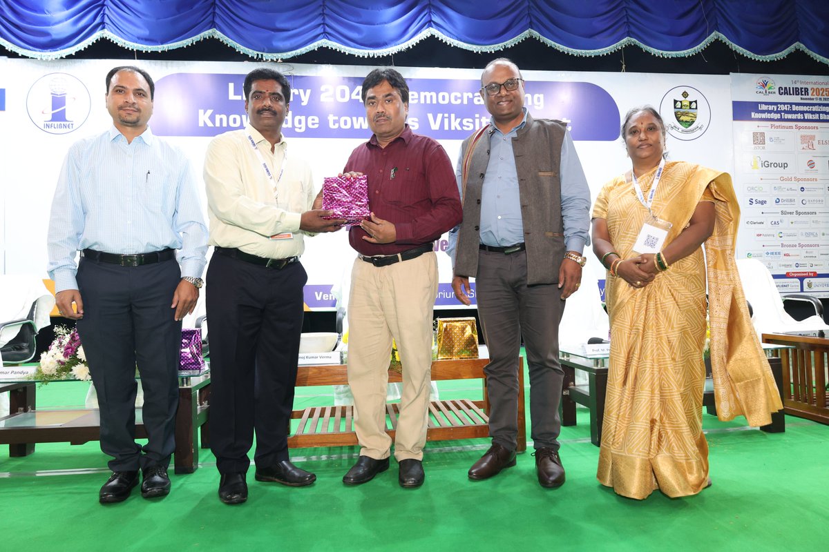 INFLIBNET's tweet image. Glimpses from the Day 3 Technical Session at CALIBER 2025! Expert insights were shared by Prof. Aditya Tripathi (BHU) &amp;amp; Prof. S. Srinivasaragavan (Bharathidasan Univ.) contributing to &quot;Library 2047.&quot; 📚

#CALIBER2025 #TechnicalSession #LibraryResearch #ViksitBharat