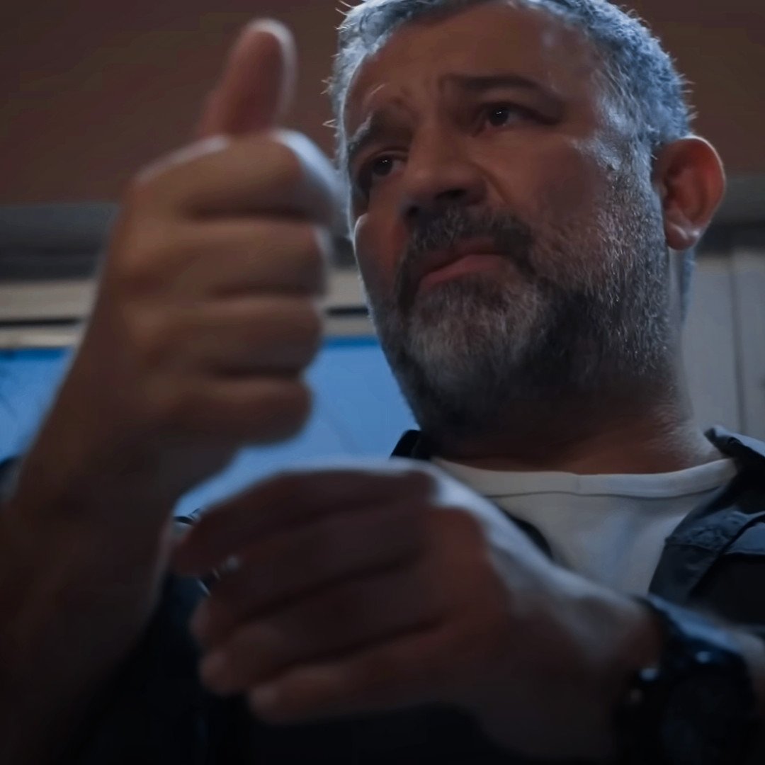 Cevher gibi bir düşman varken Tunç un vurulma senaryosuyla harcanan o ikili.... <a href="/DMediaOfficial/">D MEDIA</a> <a href="/acdeveci/">Cengiz Deveci</a> 
#SelMes #ArkaSokaklar