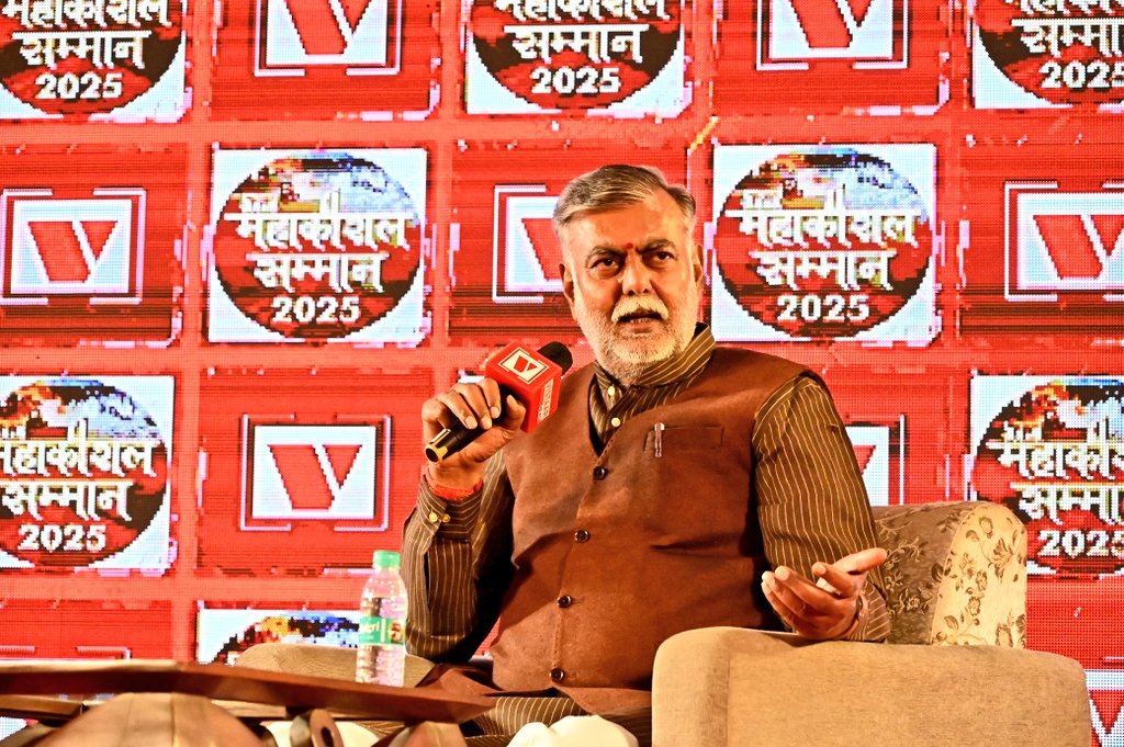 prahladspatel's tweet image. संस्कारधानी जबलपुर में @VistaarNews द्वारा आयोजित &apos;महाकौशल सम्मान समारोह, 2025&apos; में सम्मिलित होकर महाकौशल क्षेत्र के उन &quot;कर्मवीरों और नायकों&quot; को सम्मानित किया जिन्होंने अपने कार्यों से क्षेत्र को नई पहचान दी है।

@nsp2106 @AjayVishnoiBJP @Ashokrohanibjp @abhilashBJPmp @JagatAnnu…