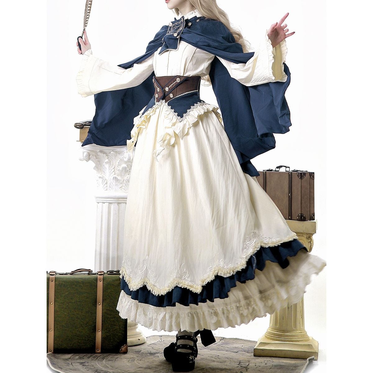 お洋服の詳細はこちらです❣ レトロエレガントケープセットアップ