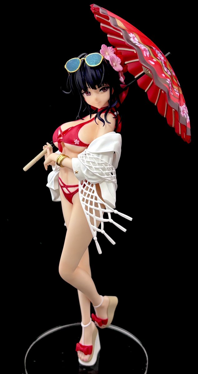 pxi05324's tweet image. となモで購入しました、ATELIER HIROさん（@hiro16）のサクラ:ブルーム・イン・サマーです。スケール約1/8。本来パレオが付くのですが、綺麗なおみ足が隠れるのは忍びなく、オミットしました。シンプルな立ち姿ながら、意外に服やら髪やら傘やらが複雑に構成されています。傘の塗装がんばった
#NIKKE