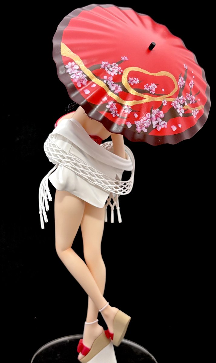 pxi05324's tweet image. となモで購入しました、ATELIER HIROさん（@hiro16）のサクラ:ブルーム・イン・サマーです。スケール約1/8。本来パレオが付くのですが、綺麗なおみ足が隠れるのは忍びなく、オミットしました。シンプルな立ち姿ながら、意外に服やら髪やら傘やらが複雑に構成されています。傘の塗装がんばった
#NIKKE