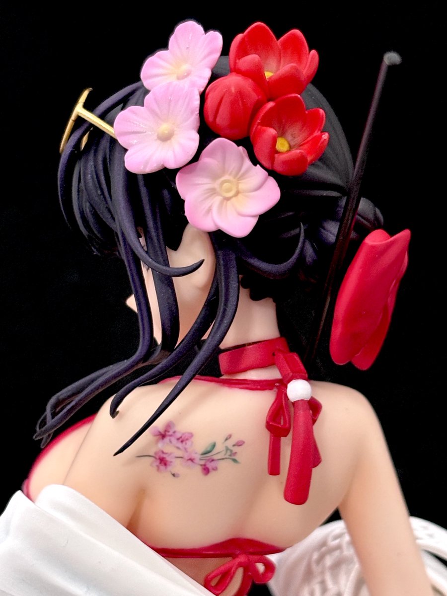 pxi05324's tweet image. となモで購入しました、ATELIER HIROさん（@hiro16）のサクラ:ブルーム・イン・サマーです。スケール約1/8。本来パレオが付くのですが、綺麗なおみ足が隠れるのは忍びなく、オミットしました。シンプルな立ち姿ながら、意外に服やら髪やら傘やらが複雑に構成されています。傘の塗装がんばった
#NIKKE
