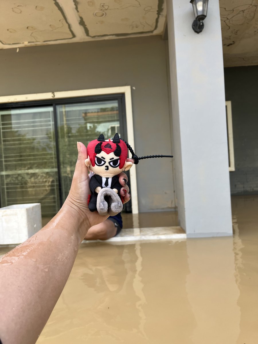 PTippawap's tweet image. รอดแค่เมี่ยง 

#น้ําท่วมหาดใหญ่