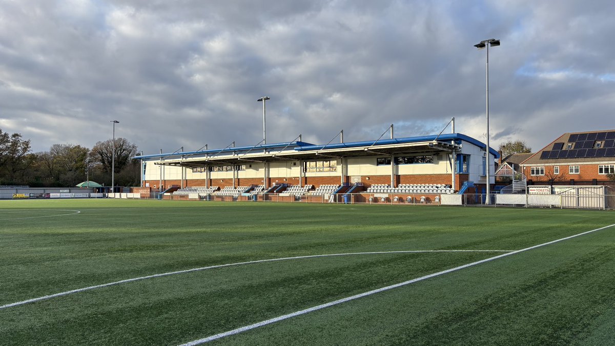 BurnhamFC1878's tweet photo. This Saturday, at The 1878 Stadium ( #3GPitch ) 🌧️ 

🚙 Free parking 
🪑 300 covered seats
🍔 🍺 Hot food &amp; refreshments served throughout the match.

#nonleaguefootball @FFixturesBucks @fiberkshire @NonLeagueHQ1 @NonLeagueCrowd @NonLeagueBlogs @NonLeague @NonLeagueFix https://t.co/MMFt5nkg8H