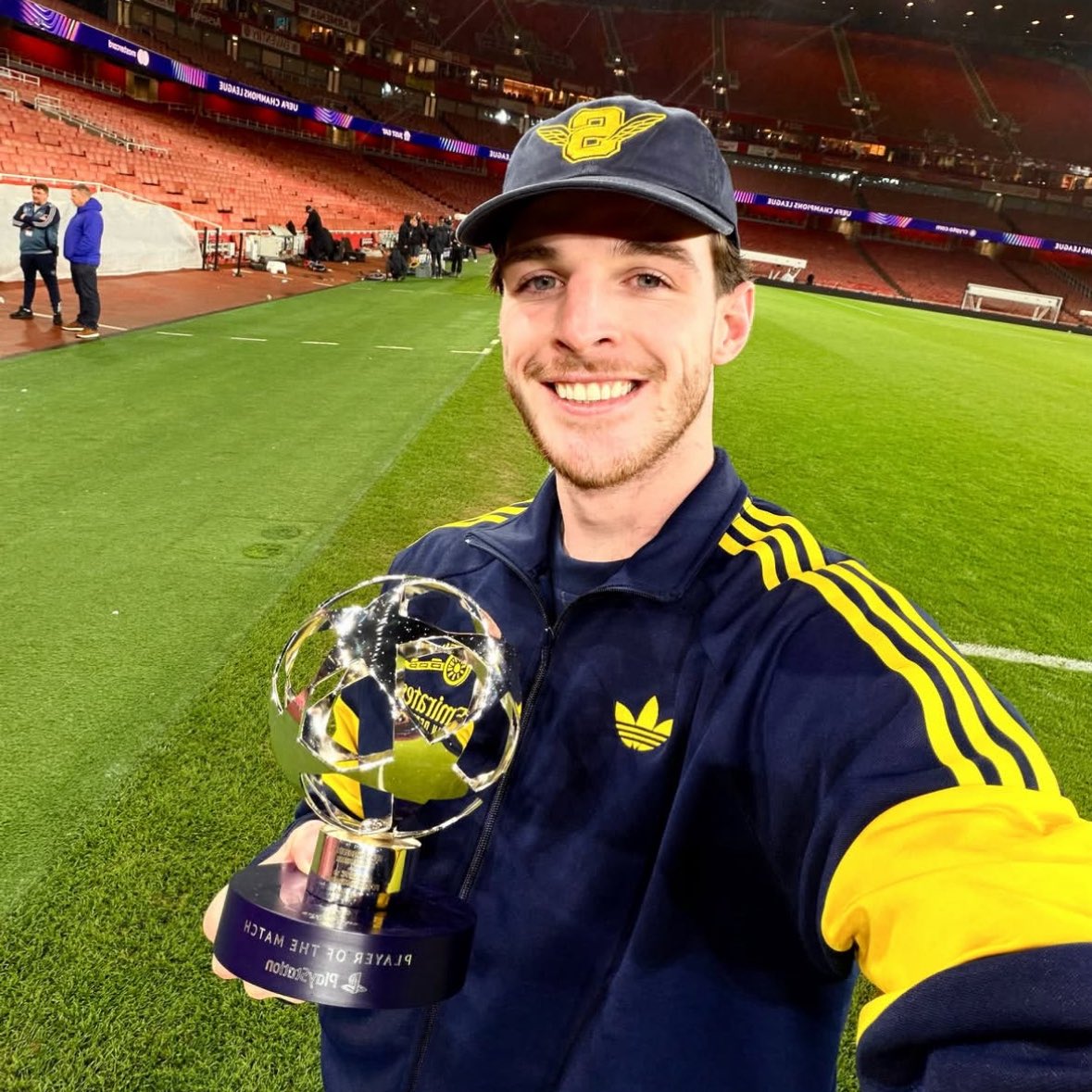 FabrizioRomano's tweet image. 🚨 Declan Rice: “I voted Moisés Caicedo in my PFA Team of the Year”. 🗳️

“It’s gonna be an exciting battle between me and Caicedo, I will be ready!”.

“I have a lot of respect for Moises. There is so much comparison between us, but we are playing different positions”, told CBS.