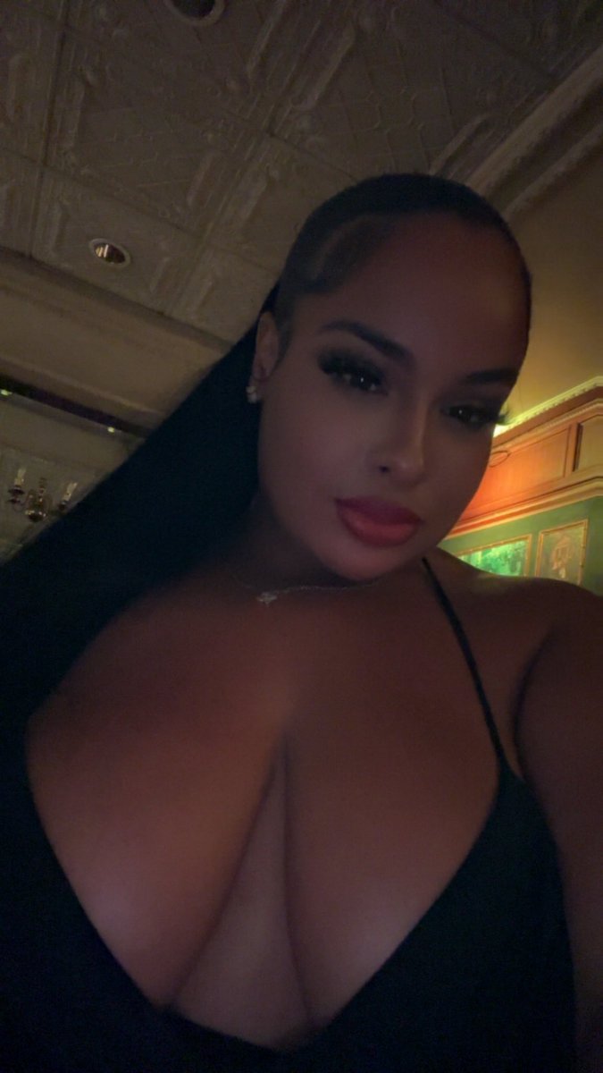 Milfybeans's tweet photo. 💋 https://t.co/n9LciWPUSg
