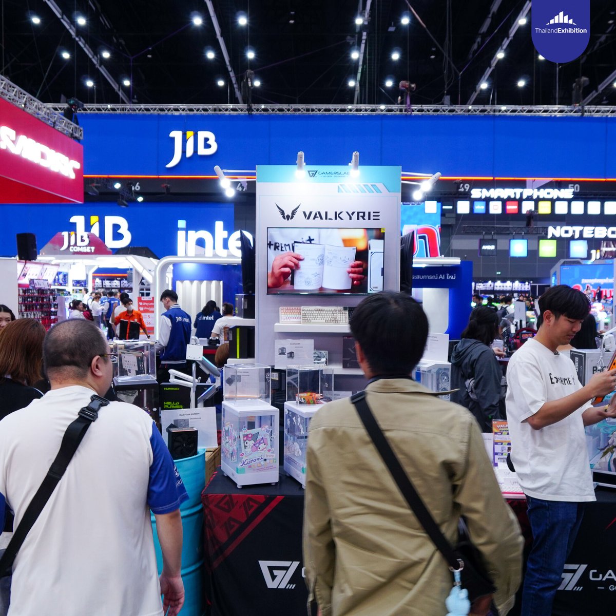 ThailandExhibit's tweet image. Commart Unbox 2025 จะจัดขึ้นระหว่างวันที่ 27–30 พฤศจิกายน 2568 ณ ไบเทค บางนา กรุงเทพฯ งานมหกรรมสินค้าไอทีส่งท้ายปีที่ทุกคนรอคอย ภายใต้แนวคิด “Unbox” ที่ไม่ใช่เพียงการเคลียร์สต็อก แต่เป็นการเปิดกล่องเทคโนโลยีใหม่ล่าสุดให้ผู้บริโภคได้สัมผัสก่อนใคร 

#Thailandexhibition #bitec #comm