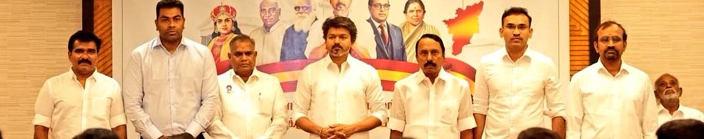 SiluvaM_'s tweet image. Right Side Corner Thathaaaa 😅😅😅😅😅