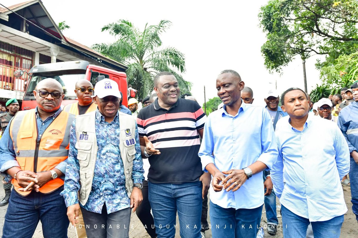 MarleyVuvu's tweet image. #RDC : L’honorable Auguy Kalonji et le ministre des Infrastructures John Banza ont lancé ce mercredi, journée pluvieuse, la construction d’un kilomètre de route et de deux ouvrages antiérosifs à Terre Jaune, avant d’inspecter les chantiers du boulevard Kalonji (ex-B.A.T) et de la…