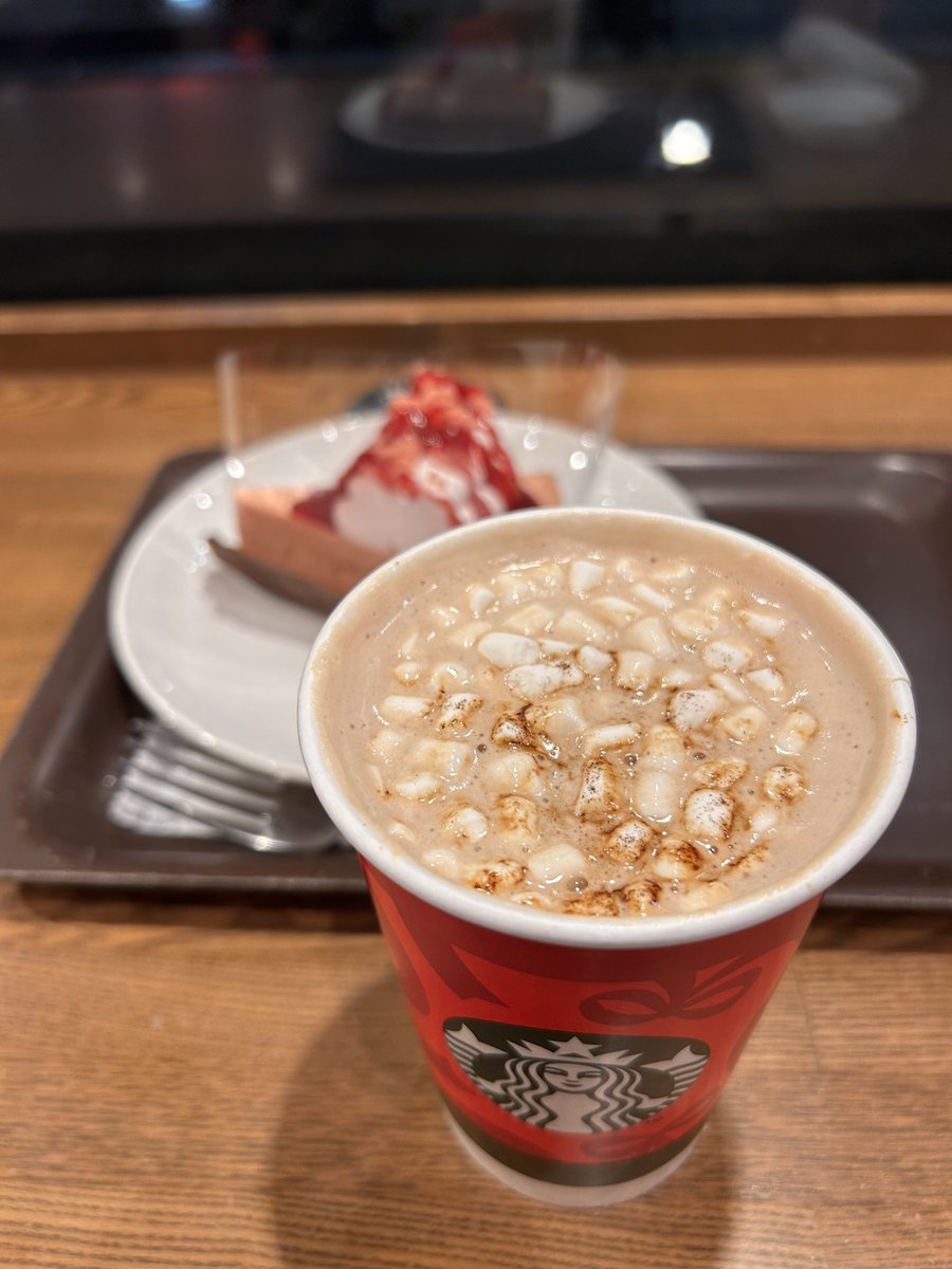 modelingMa's tweet image. スモア チョコレート ラテとストロベリーチーズケーキうま！