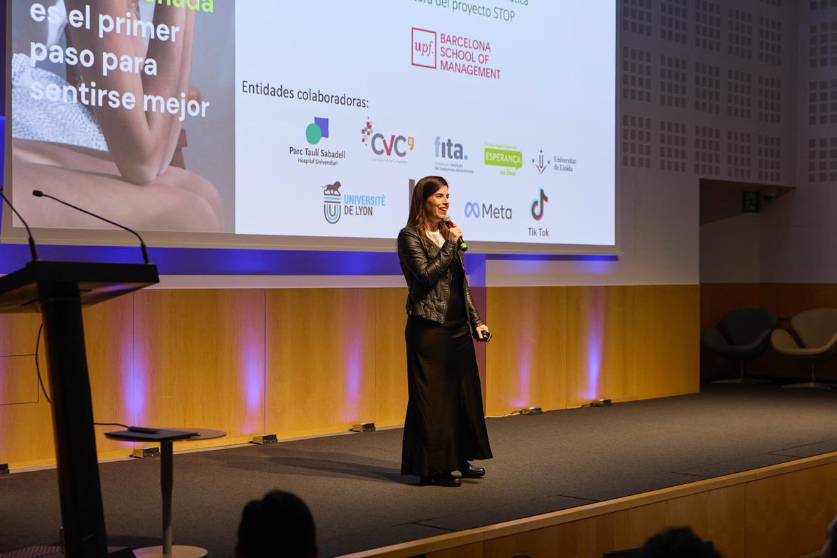 plainconcepts's tweet image. En “Cuando la IA salva vidas”, Ana Freire nos presenta STOP, un proyecto pionero que analiza de forma responsable datos en redes sociales para detectar señales tempranas de malestar y dirigir a personas en riesgo hacia canales gratuitos de apoyo emocional.🧠

#STechDay2025bcn 🚀