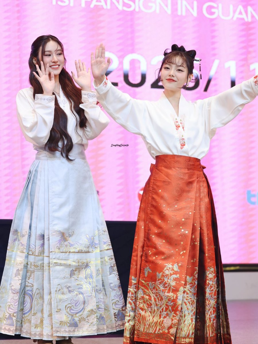 ArhoungPamPH's tweet image. [27.11.2025] • pam ig update ✨
Caption: See you all again !! 再见😍 #pamarhoungguangzhoufs

instagram.com/p/DRjvZlxEiRi

#ppammelar #ArhoungPam #อาฮ๋วงแพม