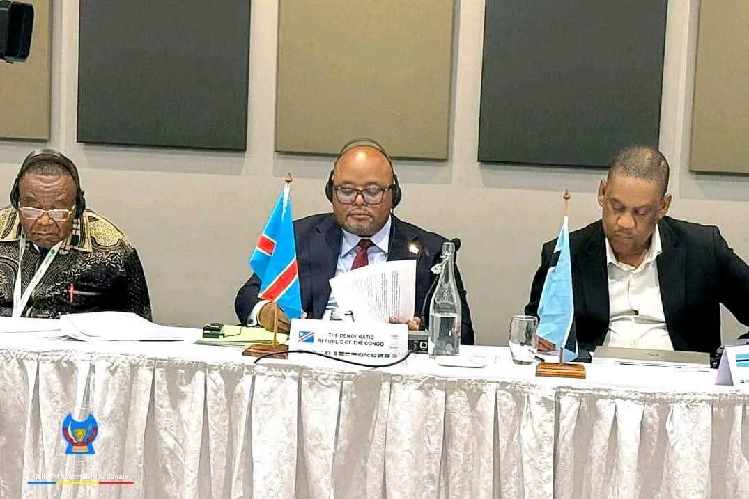 YvesBuya1's tweet image. #Durban : Le Président de l’Assemblée nationale, Aimé Boji @BojiAime  expose clairement les faits sur la crise à l’Est et l’engagement de la #RDC pour une paix durable

_Durban (Afrique du Sud), 26 novembre 2025 ( Cellule de communication de l’Assemblée nationale)_

En marge de…