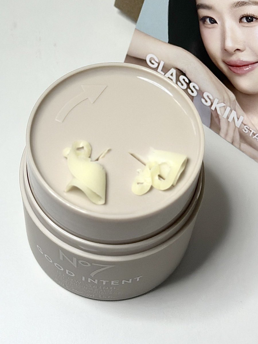 _iamlunatic's tweet photo. ไม่แกล้ง ของจริง ตั้งใจไปตำของใหม่ No7 Good Intent ตัวที่เป็น Toner Pad แต่จุ่มได้ Cleansing Balm มาด้วยเพราะชอบการบิดฝาแล้วน้องถูกปาดออกมาให้แบบน่ารักน่าเอ็นดูมาก ใช้แล้วผิวฉ่ำไวจริงหน้าไม่มัน ส่งตรงจาก Boots ค่ะ ไปด่วน
@BootsThailand #No7GoodIntent #กลาสสกินผิวใส #ฉ่ำไวไม่มัน https://t.co/vPb2GWXyvr