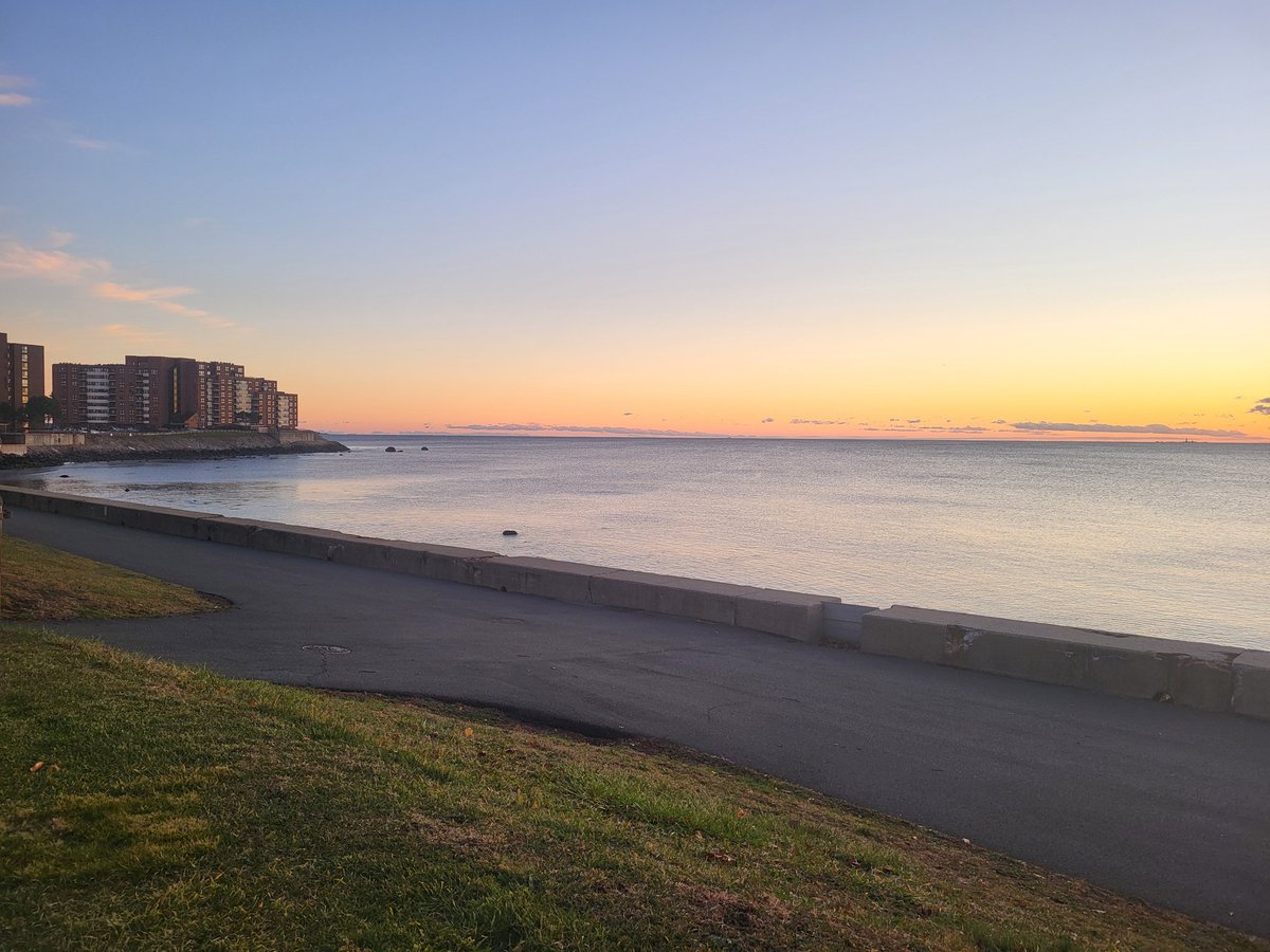 mcmsigmapihh's tweet image. Good Thanksgiving sunrise to all the Minifans, family and friends!!!!   
A glorious day!!!!!