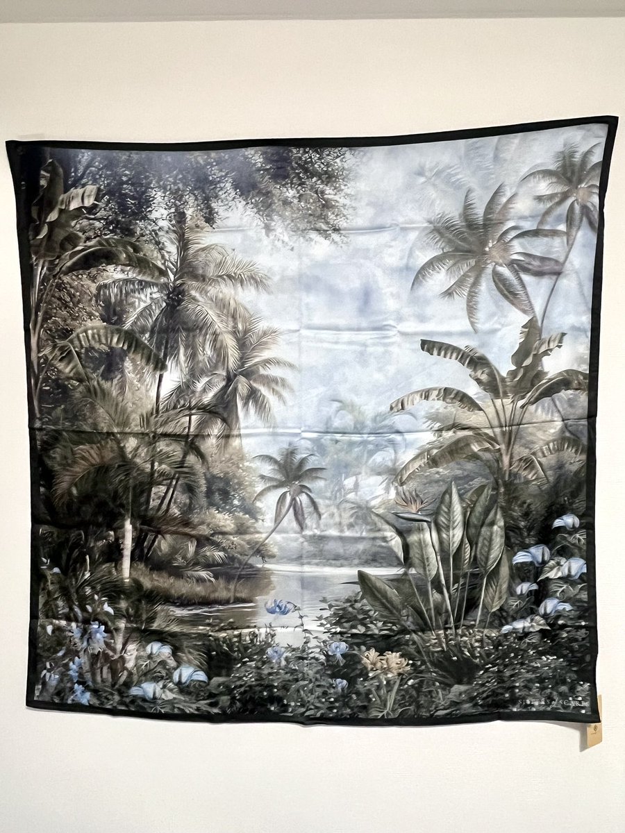 200枚限定！！ ブルネイスカーフ届いた🇧🇳💓 シルクのスカーフやから