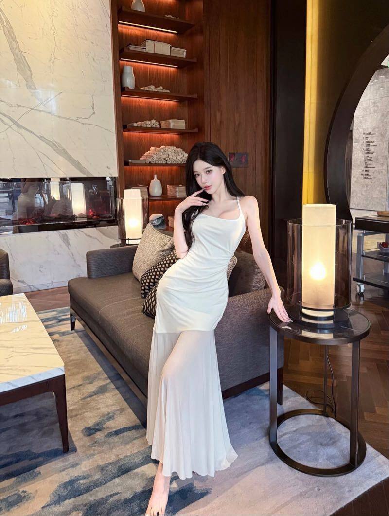 _davidcomas's tweet image. 哇，網上撩的哥哥果然不同凡響，居然懂給我帶套超辣情趣內衣，這套我超愛，下次去海邊也能穿，私密處毛毛透出內褲，那模樣真的超勾人，讓人好想被男人狠狠操翻。
#反差 #母狗 #NTR