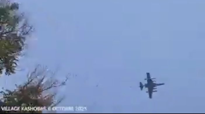 Newscd15's tweet image. #RDC : &quot;Après le survol à très basse altitude, d’avions de chasse de l’armée de l’air congolaise au-dessus de la résidence de @moise_katumbi à #Lubumbashi, deux drones viennent de larguer des objets non identifiés dans la parcelle adjacente appartenant à la société #MCK et…