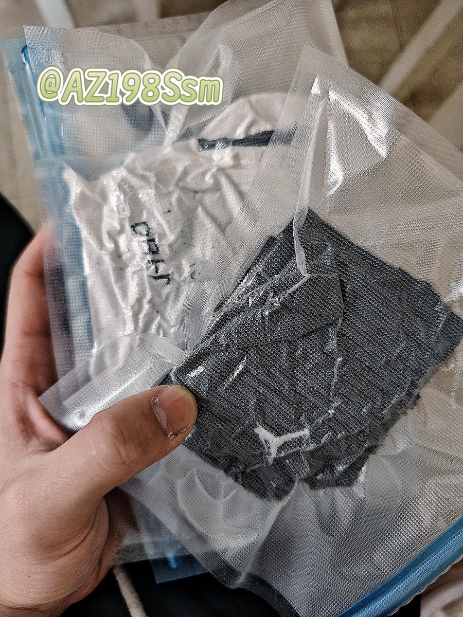 AZ198Ssm's tweet photo. 黑袜售罄🈚️！！！
一堆白袜无人问津
有没有狗子喜欢白袜？最近穿白袜，喜欢可以入😏（半价）因为我不爱穿白袜
#原味袜子 #白袜体育生 #黑袜S #臭脚体育生 #原味販售 https://t.co/Mnp70hqlU4
