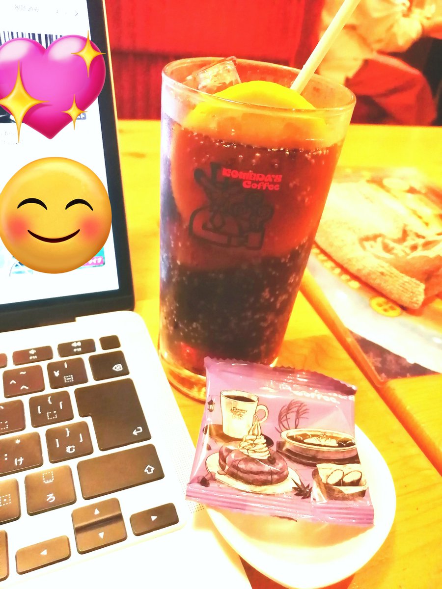 UeiBAlYoXq97892's tweet image. 旦那が「いつも大変だから、たまには夕飯別々の日があってもいいよ」という優しさに甘え、昨日は夕方からコメダ珈琲へ🚶‍♀️
執筆をして、夕飯にナポリタン食べてきました😊！（飲み物は夜なのでコーラです）コメダって居心地が良すぎますよね✨集中できて、執筆も進みました！
#webライターと繋がりたい