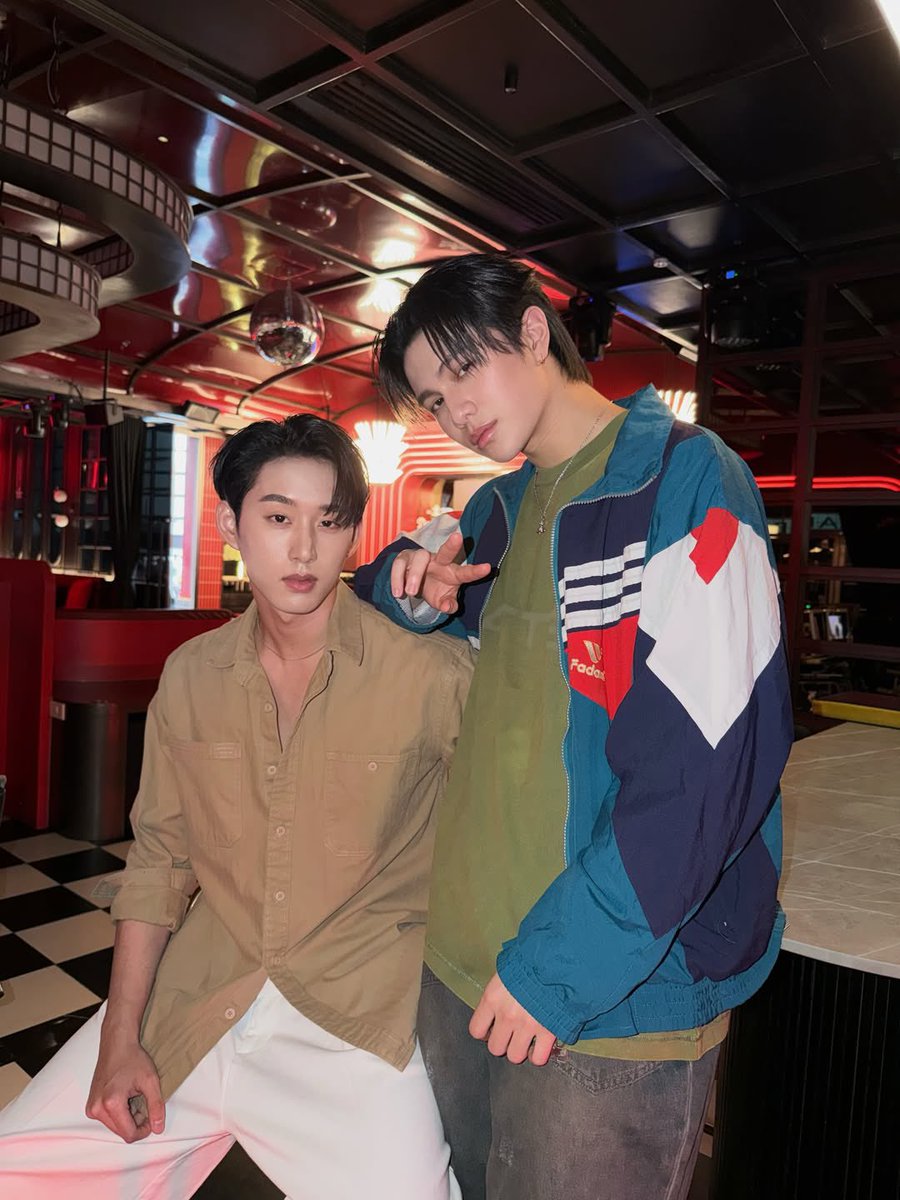 harxeuphoria's tweet image. est igs update of you maniac behind the scene! 😭🍓🍷

WILLIAMEST MAGIC VIBES  
#GMMTV2026 #YouManiacSeries 
( #williamest #วิลเลี่ยมเอส )