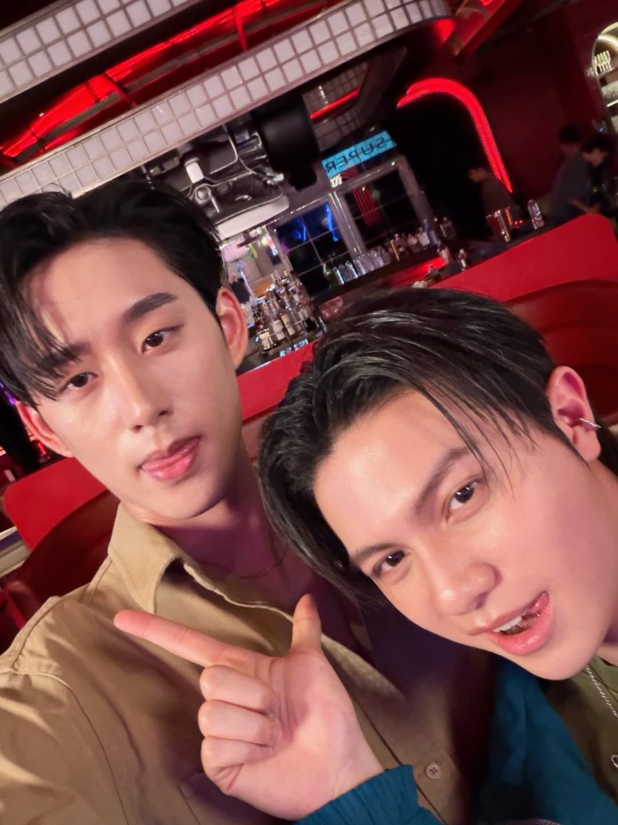 harxeuphoria's tweet image. est igs update of you maniac behind the scene! 😭🍓🍷

WILLIAMEST MAGIC VIBES  
#GMMTV2026 #YouManiacSeries 
( #williamest #วิลเลี่ยมเอส )