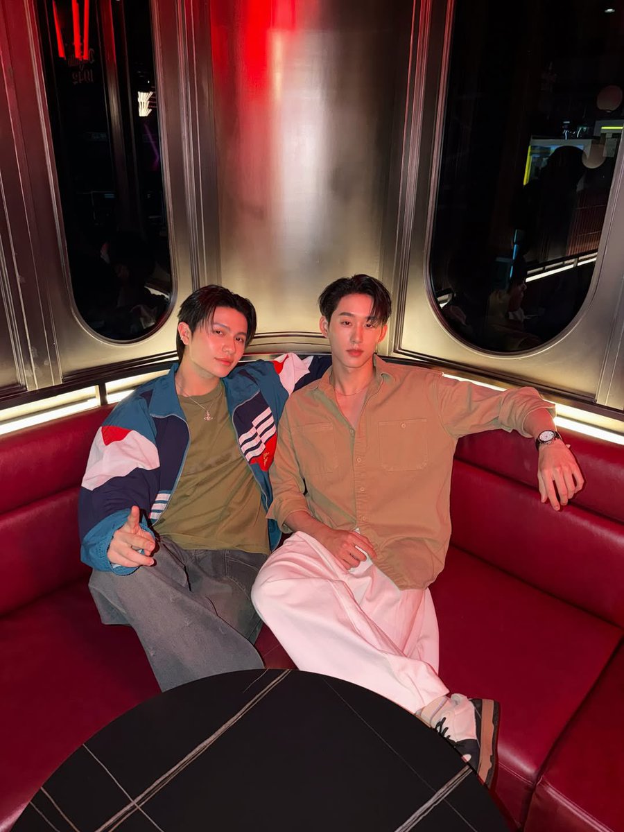 harxeuphoria's tweet image. est igs update of you maniac behind the scene! 😭🍓🍷

WILLIAMEST MAGIC VIBES  
#GMMTV2026 #YouManiacSeries 
( #williamest #วิลเลี่ยมเอส )