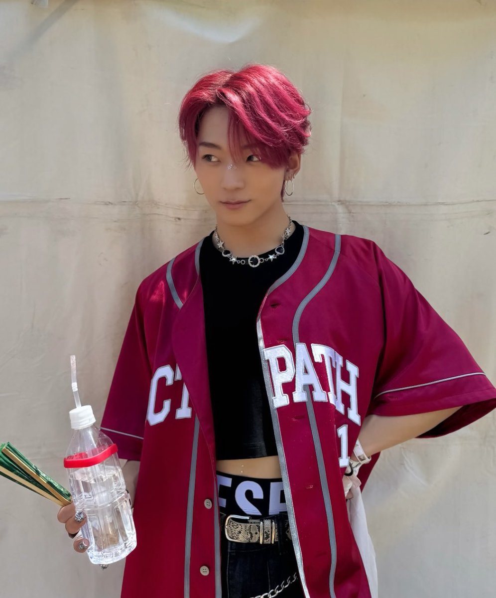 先々週、赤髪に染めたけど維持する難しさを知って悪戦苦闘‼️ 1週間で