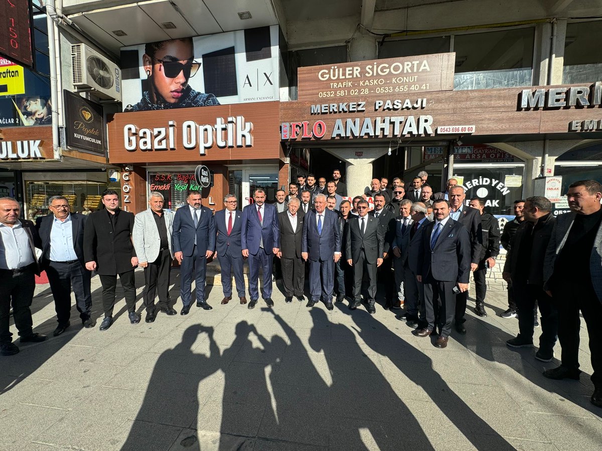 Teşkilat İşlerinden Sorumlu Genel Başkan Yardımcımız ve İstanbul Milletvekilimiz Sayın <a href="/E_SemihYalcin/">E. Semih Yalçın</a>, İl Başkanımız Sayın <a href="/sertel_selim/">Sertel Selim</a>,  MYK Üyemiz Sayın <a href="/goren_izzet/">İzzet Gören</a> , 3. Bölge Başkanımız Sayın Ahmet Ali Aydın; Arnavutköy İlçe Başkanlığımızı ziyaret ederek dava