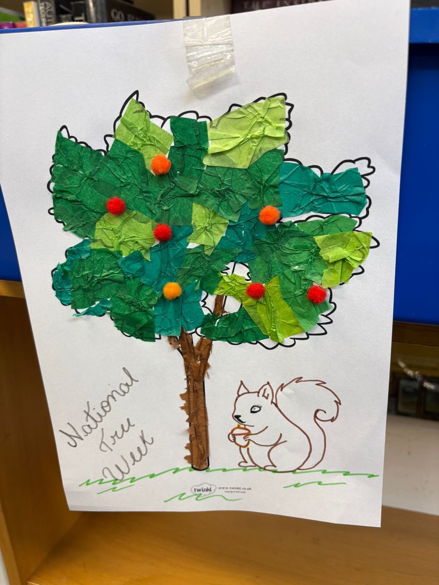 ElthamLibrary's tweet image. We love making at #ElthamLibrary children’s #CraftClub! 🌲 This week we made tree collages using different colours, shapes and materials! 🎨🖍️ Join us on Wednesdays from 3.45-4.45 to make friends, borrow books + #Craft! #LoveYourLibrary