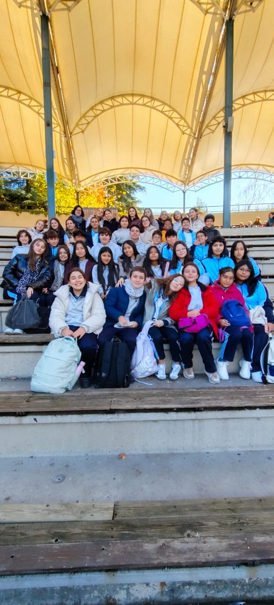 ¡Genial! 🎉 Los alumnos de 1 ESO de Biología han visitado Faunia y han explorado ecosistemas increíbles: polar, jungla amazónica, bosque africano y mamíferos marinos. ¡Un día de aprendizaje y aventura! #colegiosHHCC #EducaciónVicenciana