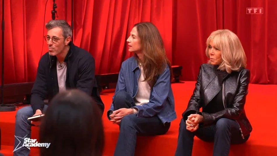 Casimir_Noir's tweet image. #JustineAtlan intervient souvent sur #Cnews, #SudRadio #Europe1 #FranceInter pour commenter le phénomène de la violence des ados sur les réseaux sociaux, le #cyberharcèlement, le #revengePorn et la #Pédocriminalité en général... 
Mais aussi à la #staracademy 🤩