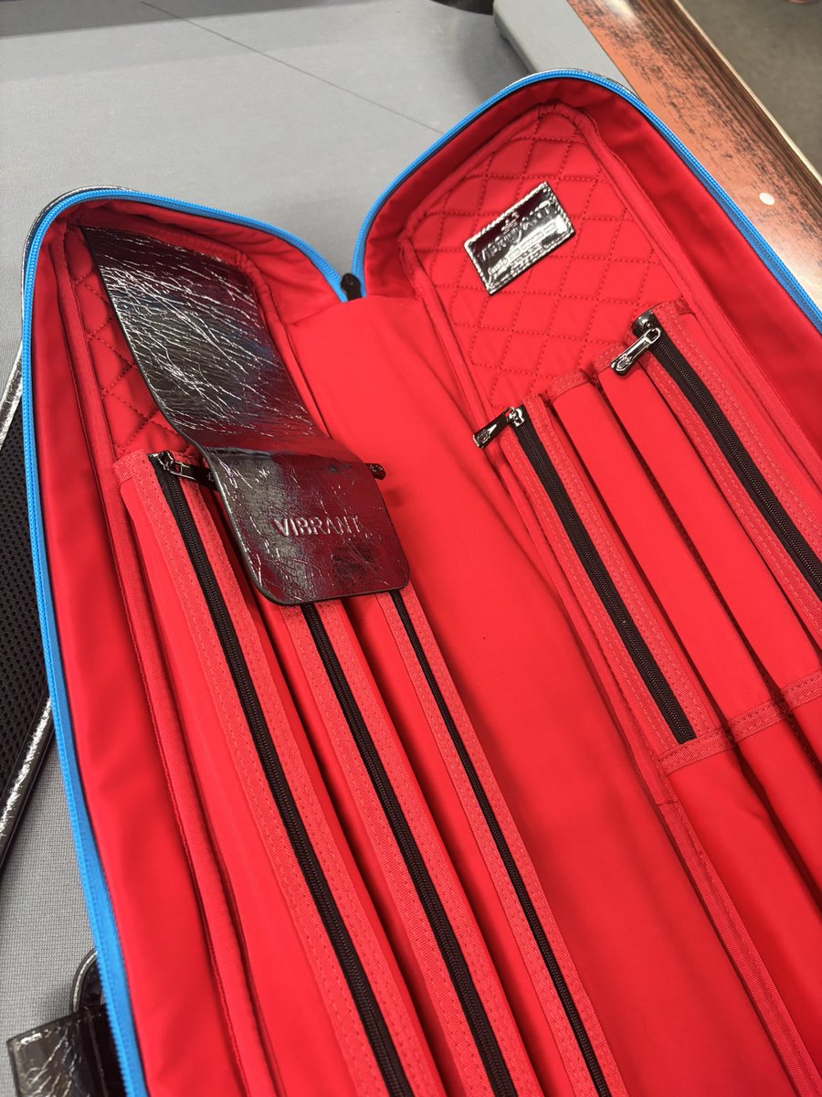 全日本選手権のときに派手でとっても可愛いキューケース買いました