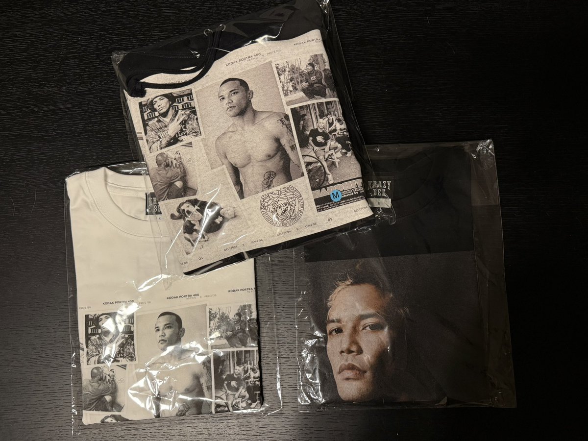 HigherBlazeJUN's tweet image. ついに届いたぞー！うれしいいいい🔥
@KB_official ありがとうございます！
早速週末パーカー着るかな。
#山本KID徳郁 #KRAZYBEE