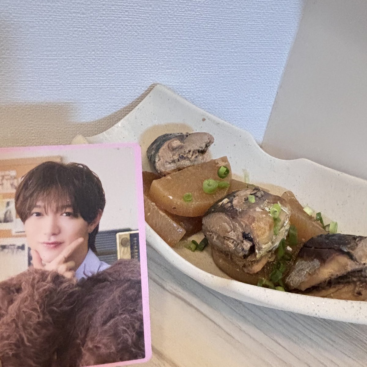 七五三掛KITCHEN 28回目の"さば缶大根"作りましたჱ̒⸝⸝•̀֊•́⸝⸝)💘
しめちゃんと同じく4月からの料理初心者なので家族に大根の皮むけるの⁉️って驚かれましたが、しっかり包丁でむきました😽🎶コーナー初の和食もとっても美味しかった&gt;⩊&lt;✨
#ノンストップ #七五三掛kitchen #しめメシ