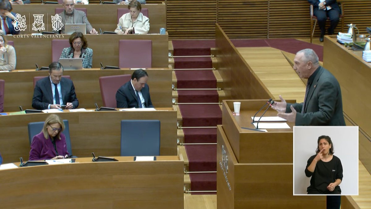 Mazón absent.
I la resta, als mòbils.

En el PP no volen escoltar les veritats de <a href="/joanbaldovi/">Joan Baldoví ;)</a>.

#DebatInvestidura