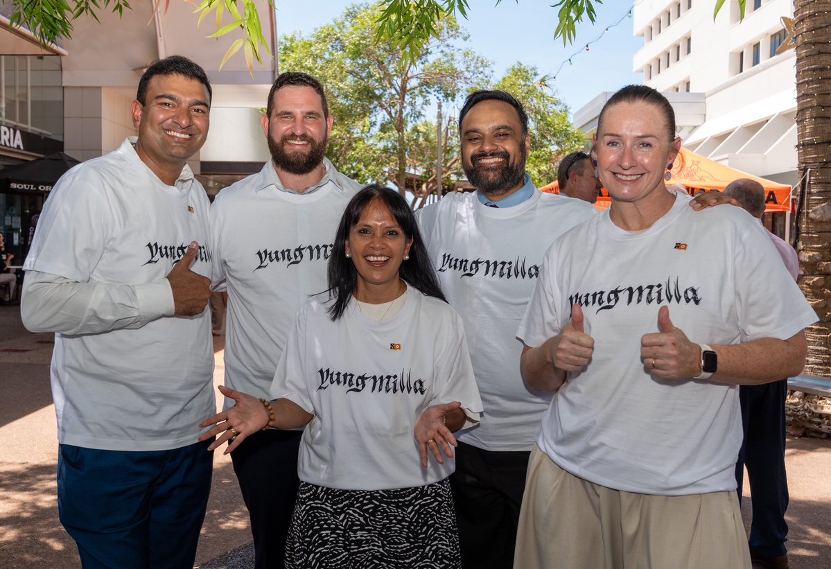 SteveEdgoMLA's tweet image. t was great to be in the City of Darwin today holding a mobile office with the @CountryLibs Team.

During our lunch break from Parliamentary Sittings we headed down to the Smith Street Mall near the #Darwin Galleria to meet and listen to locals about what matters most to them.…
