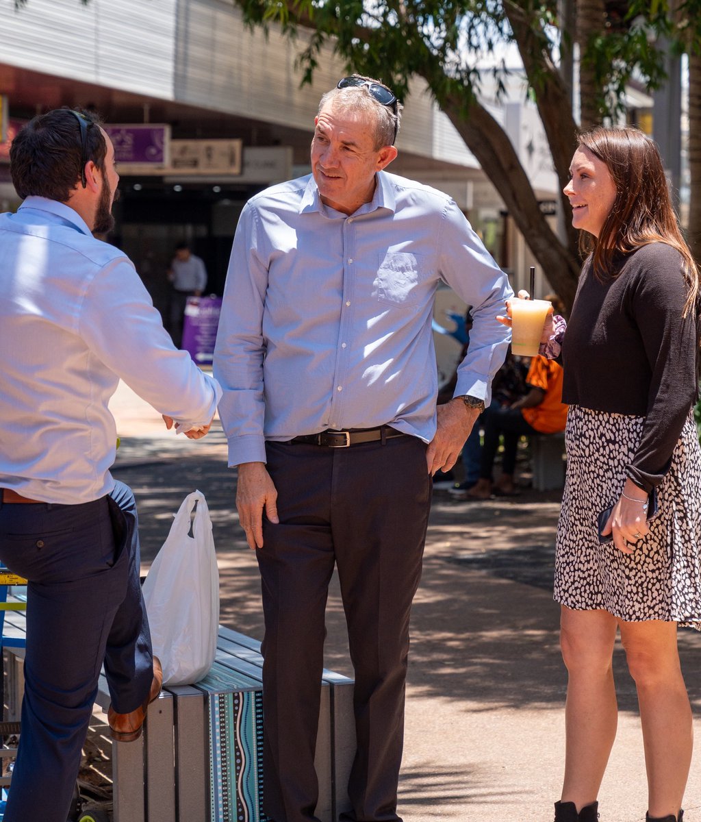 SteveEdgoMLA's tweet image. t was great to be in the City of Darwin today holding a mobile office with the @CountryLibs Team.

During our lunch break from Parliamentary Sittings we headed down to the Smith Street Mall near the #Darwin Galleria to meet and listen to locals about what matters most to them.…