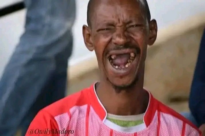 jemojimi's tweet photo. Kenya  nayo maisha ni ngumu 😂😂 unafika viewing center unapata fans wa man u Ndio wangi 😭😭😭 kushinda fans wa team inacheza ......stick to your sinking club mwachane na biashara haiwahusu https://t.co/9rcl4Ym0Vs
