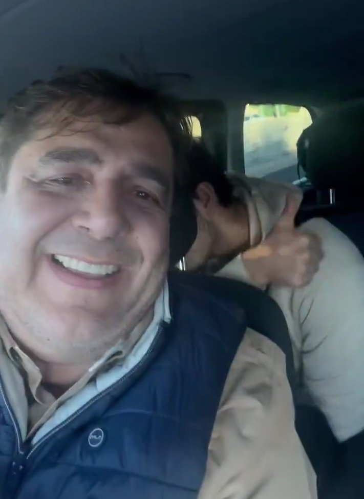 GustavoSantiz28's tweet image. Si hasta tu propia familia se avergüenza de tus estupideces, allí no es.
Saludes amigos.