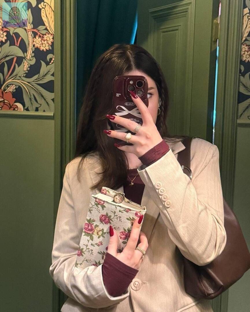 tanyakanrl's tweet image. 💚 drop mirror selfie kalian yg keren ituch  (pic: pinterest)