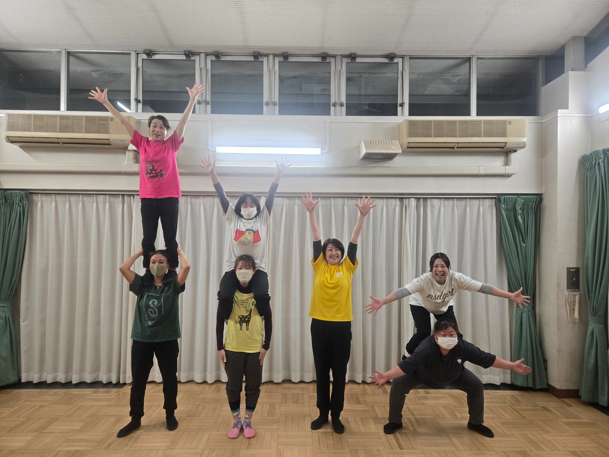 今月最後の定例稽古
みんなで組み体操！
……あれ？！