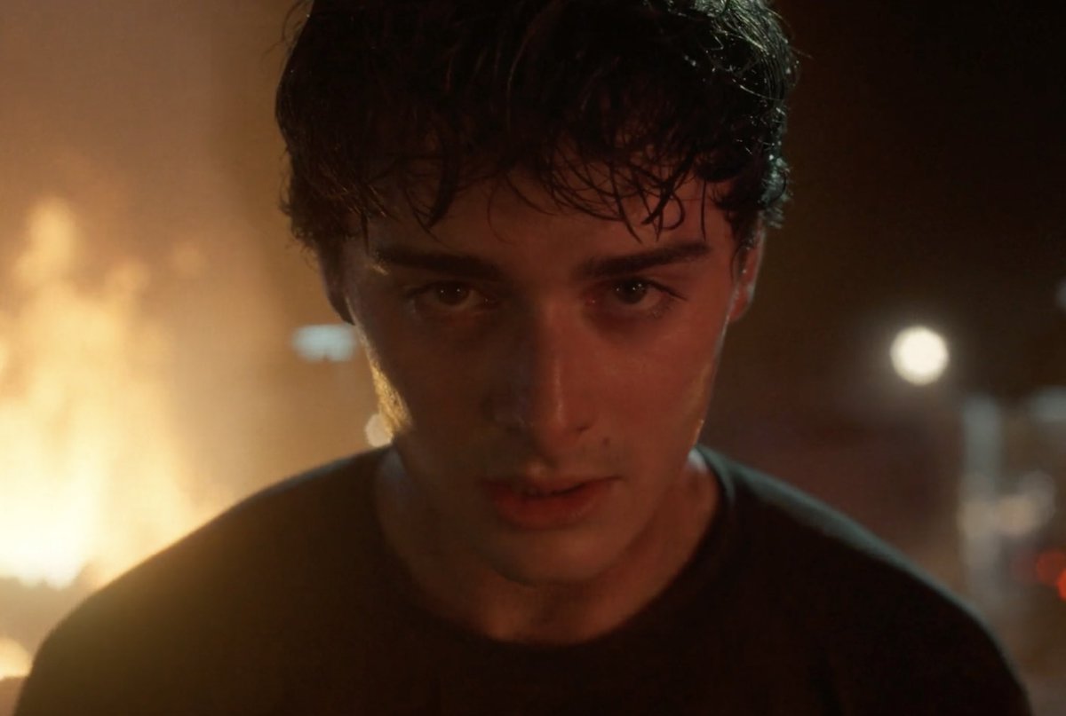 neverlandmyl0ve's tweet image. okay but the fact that the cliffhanger is basically mike and will staring at each other?